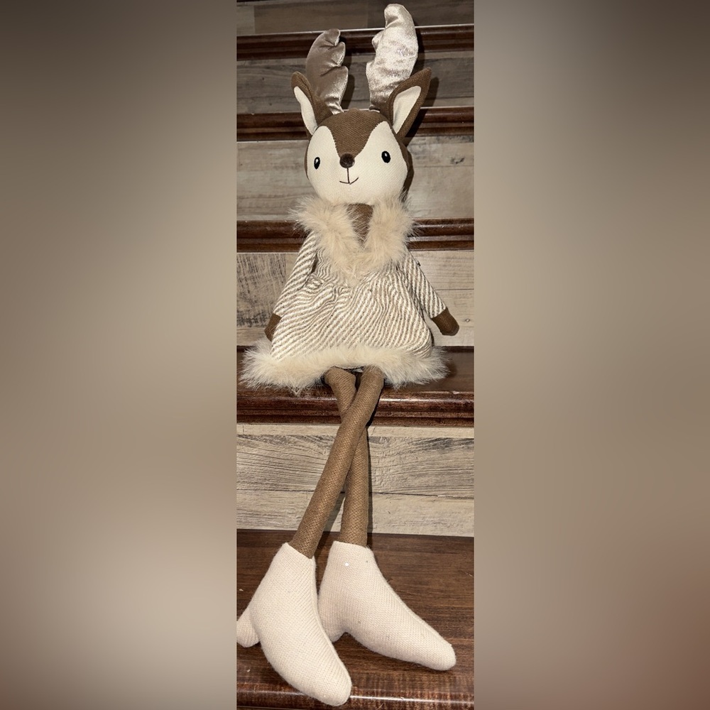 Cute 🥰 Elegant Brown and Cream Holiday Female Reindeer 🦌 Plush SHELF SITTER 31”